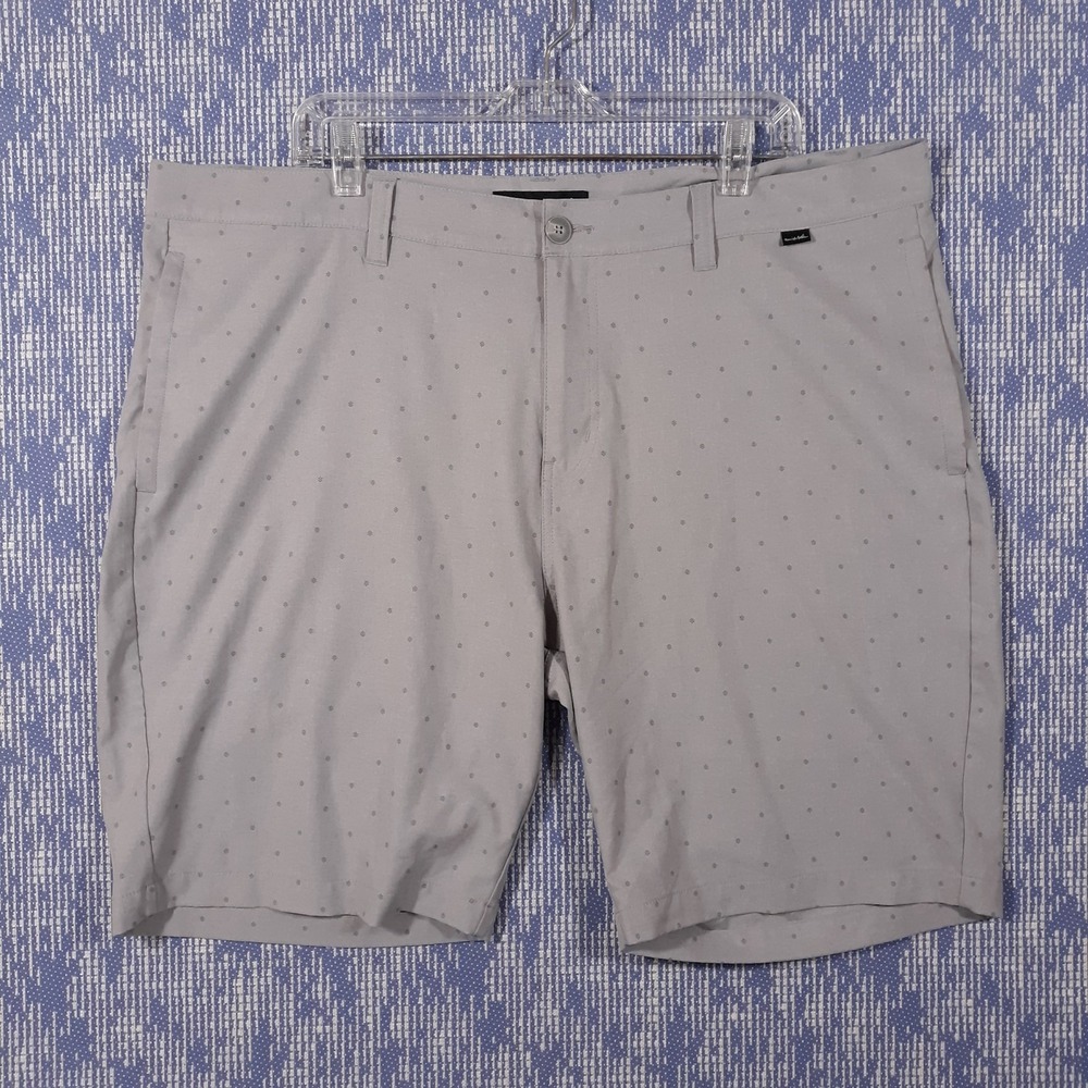 Travis Mathew Shorts Mens 42 x 9 Light Gray Flat Front Golf Chino